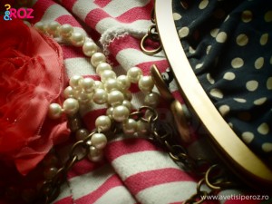 closeup-geanta-cu-buline-si-perle