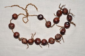 colier castane