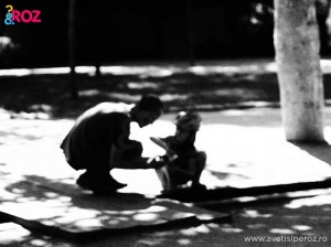 copil-si-tata-in-parc