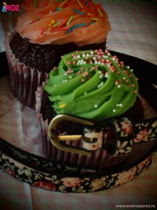 cupcakes-si-curea-cu-trandafiri