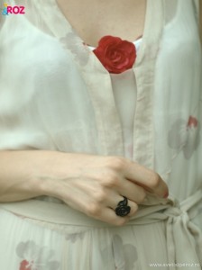 detaliu-rochie-cu-flori.