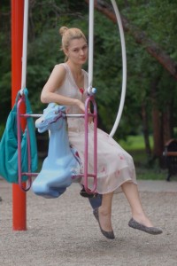 fata-blonda-in-calusei