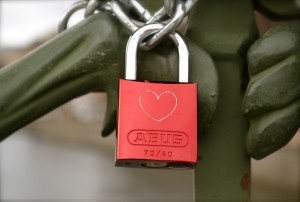 lacat roz pe pod berlin