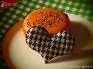 macaron-si-brosa-inima.