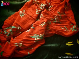 bluza-rosie-cu-flori-zara