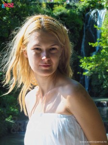 fata blonda
