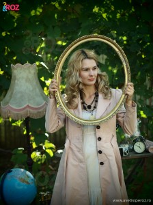 blonda-si-rama-cu-aspect-vintage