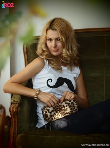 tricou-cu-mustata-si-geanta-animal-print