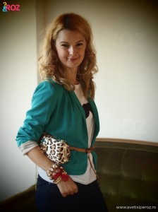 tinuta-cu-sacou-si-geanta-animal-print.