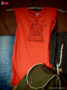 tricou-portocaliu-si-rucsac