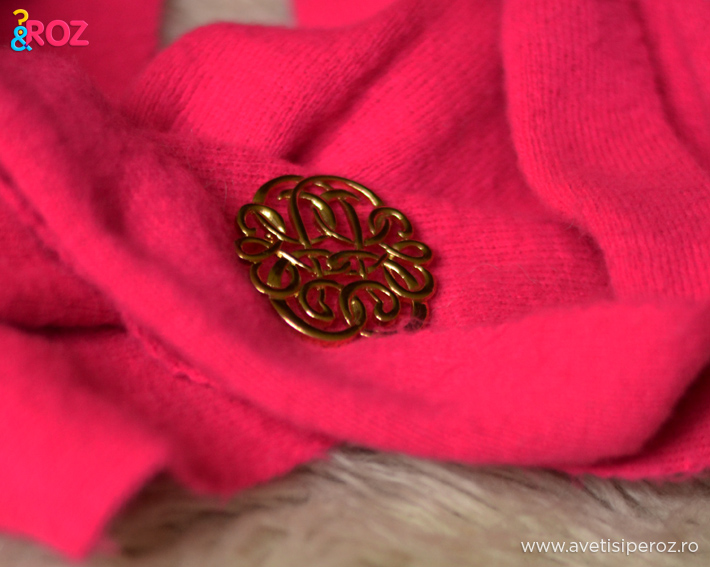 fular-roz-si-brosa-vintage