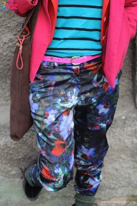 pantaloni cu flori zara