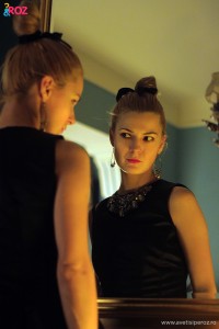 rochie neagra cu guler din margele