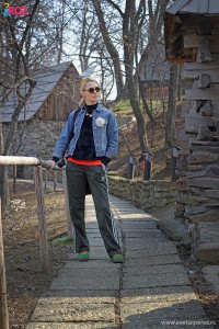 tinuta cu pantaloni adidas