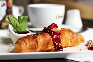 croissant cu dulceata