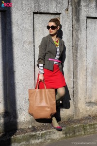 fusta-rosie-si-bluza-in-dungi