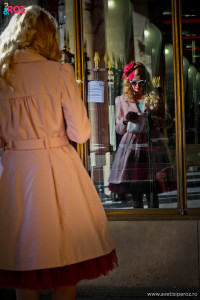reflexie in geam blogger fashion