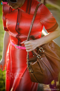 rochie retro rosie si geanta zara