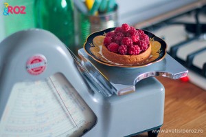 tarta cu zmeura si cantar vintage