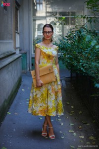 rochie cu flori de birou