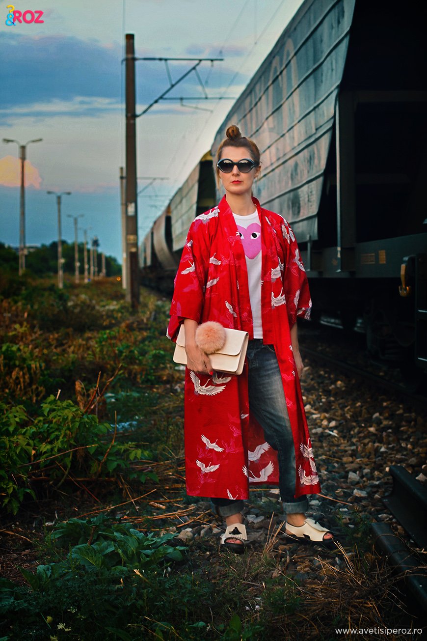 tinuta cu kimono si jeansi
