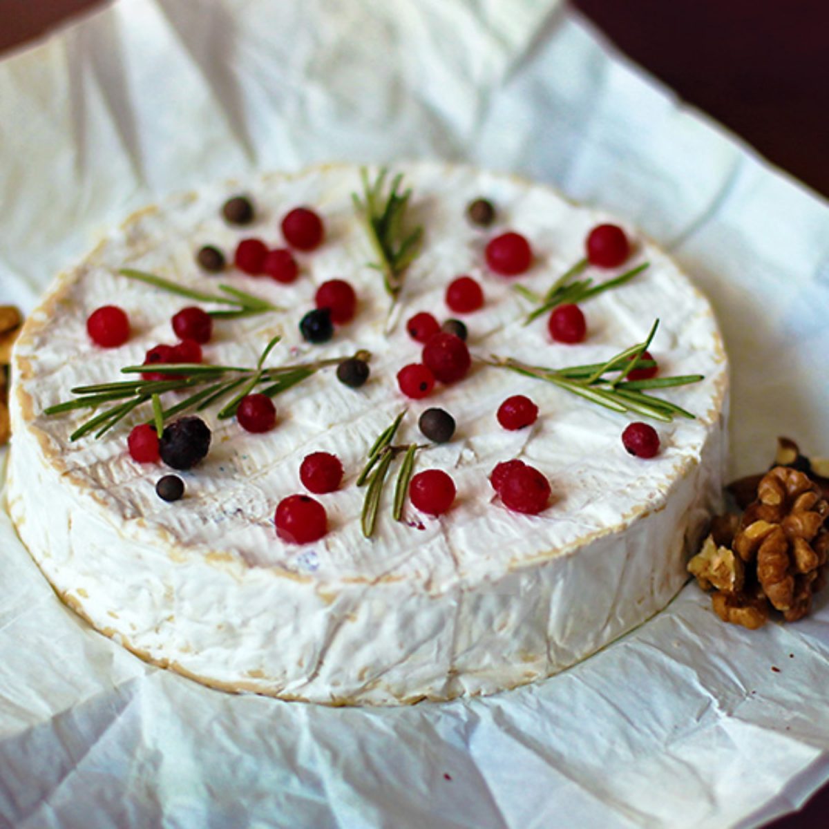 camembert-cu-fructe-de-padure