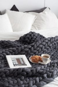 chunky-knit-blanket