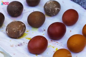 oua de paste in culori naturale