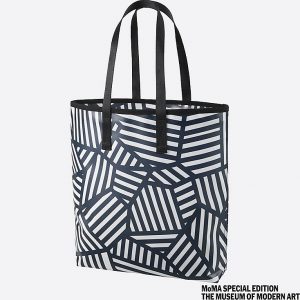 tote uniqlo moma