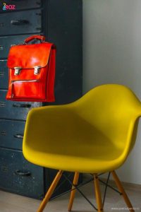 ghiozdan vintage si fotoliu eames