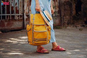 rucsac galben si sandale birkenstock roz