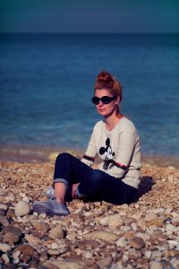 bluza cu mickey mouse si blugi lee cooper