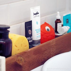 cosmetice si faianta retro