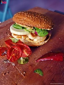 burger cu halloumi facut acasa