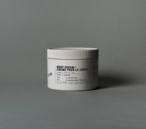 cosmetice cu ambalaj minimalist