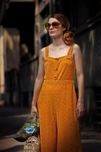 salopeta mango si ochelari retro