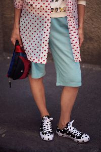 tinuta sport cu buline