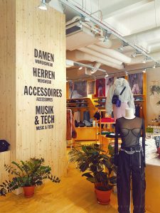 urban outfitters vienna
