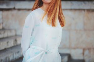 detaliu rochie matase