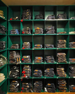 blugi la magazinul royalcheese paris