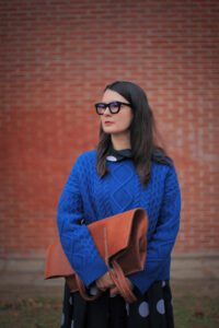 pulover albastru max mara weekend si geanta de piele handmade